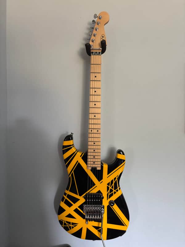 EVH Striped Series Electric Guitar