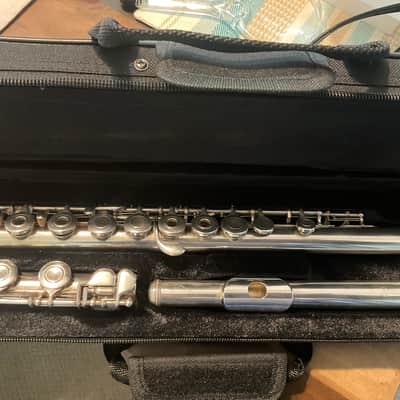 Yamaha 285SII Open Hole Flute New Pads New Case image 1