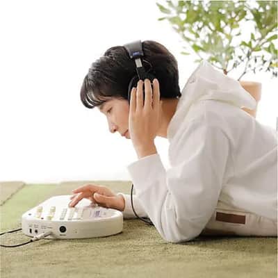 Suzuki OM-108 Portable Omnichord Electronic Instrument w/Gig Bag image 15