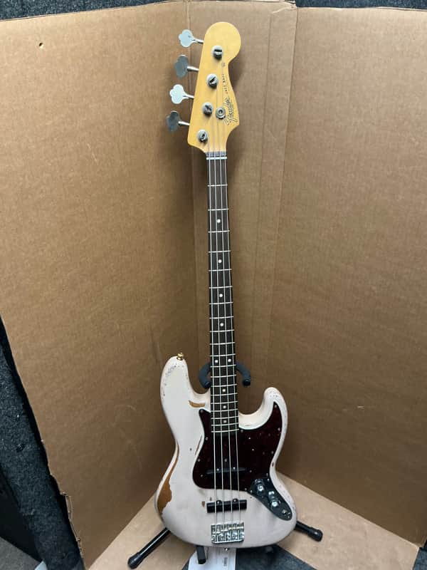 Fender Flea Artist Series Road Worn Signature Jazz Bass