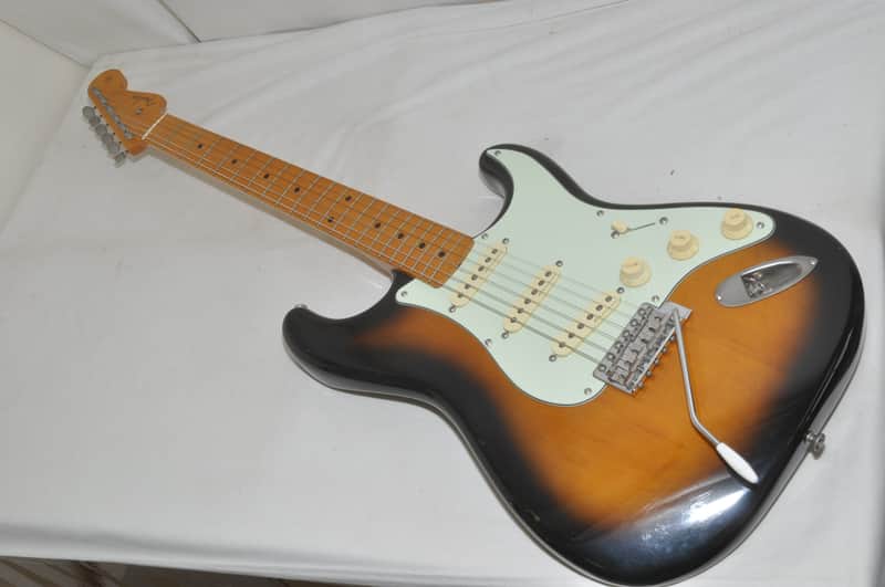 FENDER JAPAN STRATOCASTER #P005395 Electric Guitar Ref. No 7277 image 1