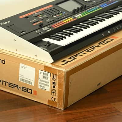 Roland Jupiter-80 - MINT