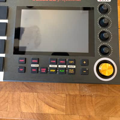Akai MPC Live Standalone Sampler / Sequencer 2017 - 2020 - Black image 12