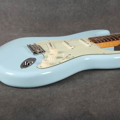 Fender Vintera III Early 60s Stratocaster - Sonic Blue - 2nd Hand image 13