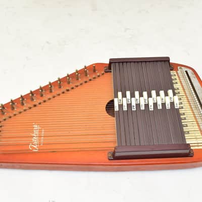 Oscar Schmidt 15-Chord Autoharp w/ Accessories image 2