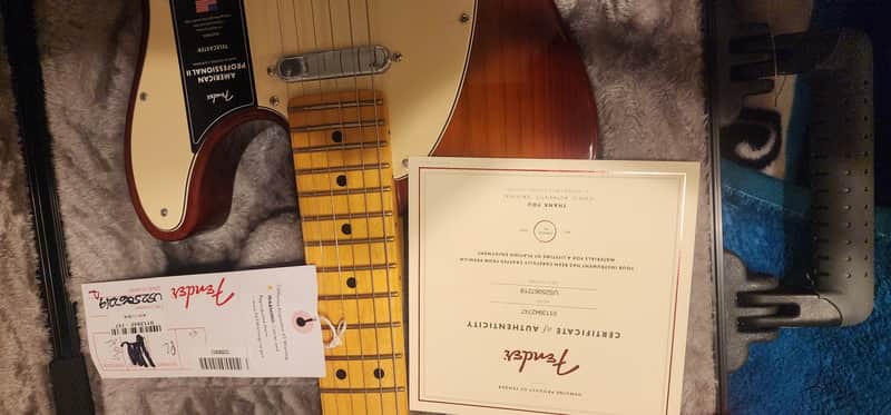 Fender American Professional II Telecaster Deluxe with Rosewood Fretboard 2020 - Present - 3-Color Sunburst