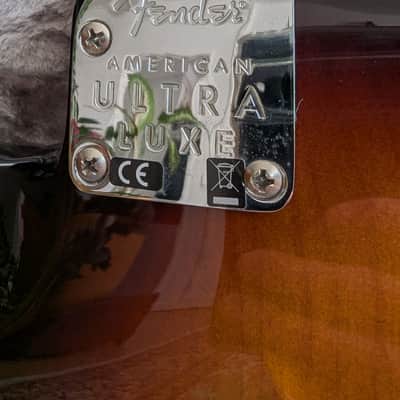 Fender American Ultra Luxe Stratocaster with Maple Fretboard 2021 - 2024 - 2-Color Sunburst image 10