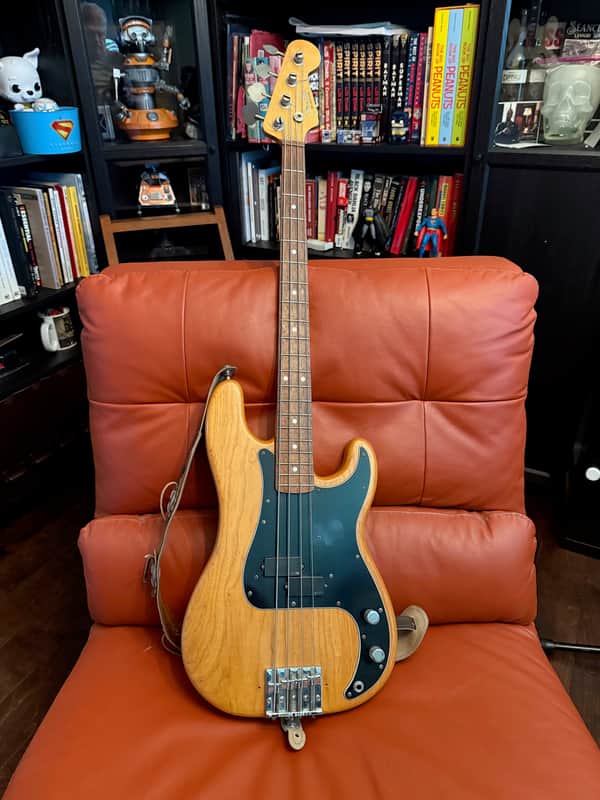 Fender Precision Bass with Rosewood Fretboard 1970 - 1983 - Natural image 1