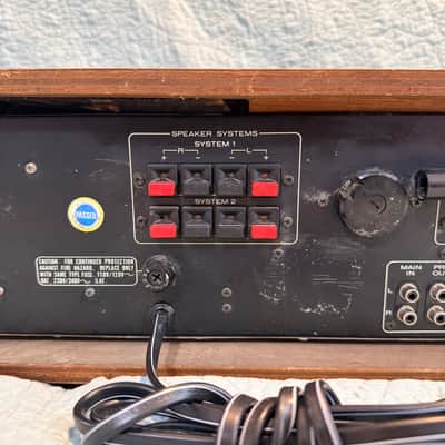 Marantz Model 2330B 130-Watt Stereo Solid-State Receiver 1977 - 1979 - Silver with Wood Case image 9