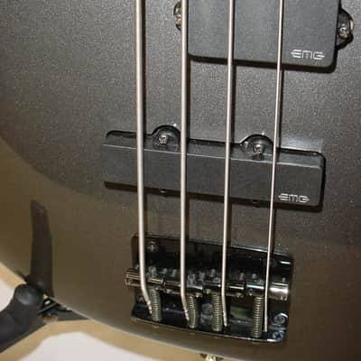 Peavey Foundation S USA 4-String Bass Guitar with EMG Pickups Includes Case image 4