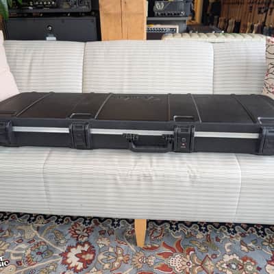 Fender Deluxe Molded TSA Bass Case - Used image 3