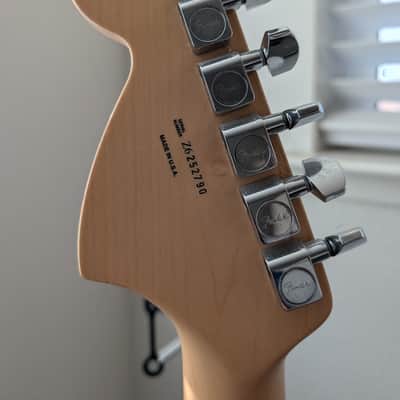 Fender Highway One Stratocaster with Maple Fretboard 2006 - 2011 - 3-Color Sunburst image 7