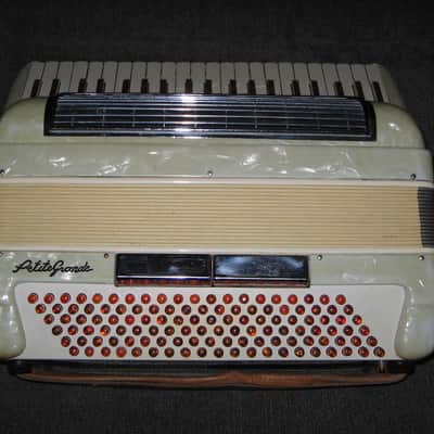 Lo Duca Brothers PetiteGrande Accordion image 7