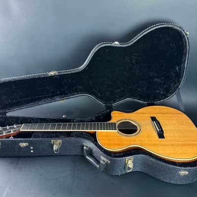 Gorgeous and Gently Used 2001 Larrivee OMV-09 Deep Body w/ Original case image 2