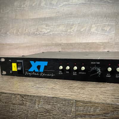 Alesis XT Digital Reverb 1U Vintage Rack Unit - USED image 4