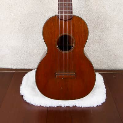 Martin Concert Ukulele 1937 w/Chip board case image 4