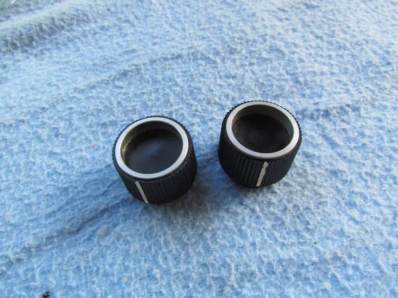 Cool Old Knobs Set Of 2 That Need Set Screws Vintage 1970's ? Era Knobs Needs Set Screws Cool Old Knobs image 1