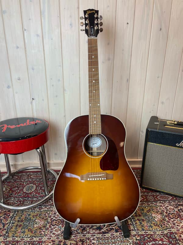 Gibson J-45 Studio Walnut 2024 - Walnut Burst