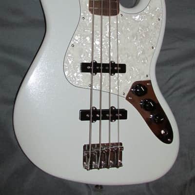 Fender Special Edition White Opal Jazz Bass Guitar & Gig Bag image 5