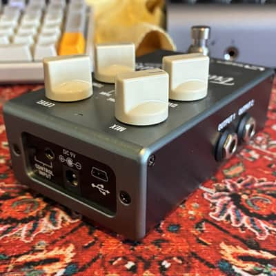 Source Audio True Spring Reverb with Tap Tempo switch image 3