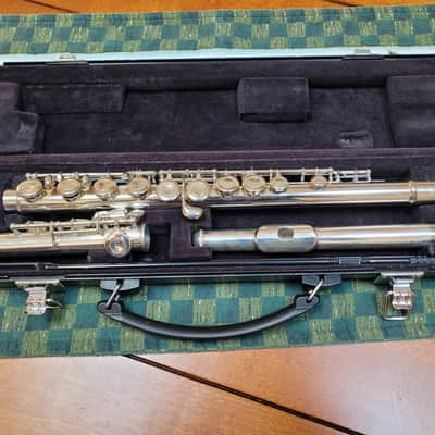 Yamaha YFL-22N (closed hole) Flute - 2026 - EXCELLENT/NEW PADS! image 2