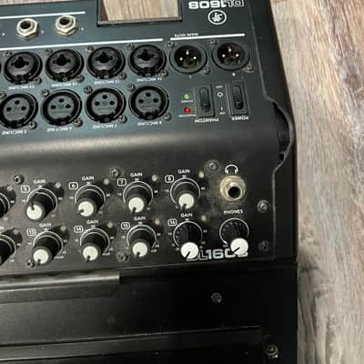 Mackie DL1608 16-Channel Wireless Digital Mixer with 30 pin and lightning adaptor image 2