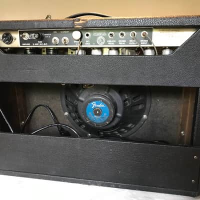 Fender Deluxe Reverb 2-Channel 22-Watt 1x12" Guitar Combo 1963 - 1967 Black Panel image 3