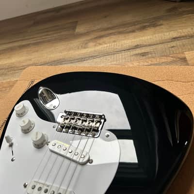 Blackie Fender Eric Clapton Artist Series Stratocaster with Vintage Noiseless Pickups 2001 - Present - Black image 11