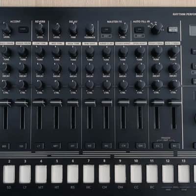 Roland TR-8S AIRA Rhythm Performer with Sample Playback 2018 - Present - Black image 3