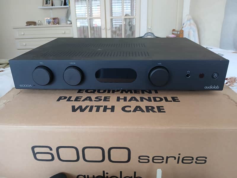 Audiolab 6000A 100-Watt Integrated Amplifier 2018 - Present - Black