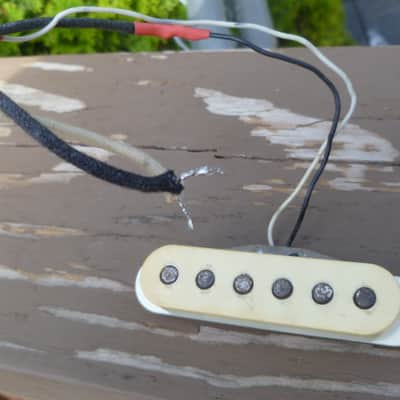 1976 Fender Stratocaster Pickup / Cover image 19