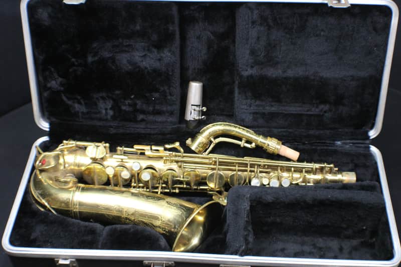 A Vintage 1950?Conn 6M ( Naked Lady) Alto Saxophone in a Hard Case   # 18 S image 1