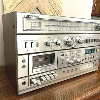 Soundesign 5959 - Vintage 1980s Brushed Aluminum All In One Tuner Cassette 8-Track Stereo Console image 2