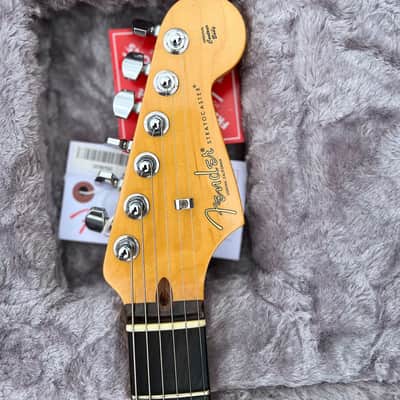 Fender American Professional II Stratocaster HSS with Rosewood Fretboard 2020 - Present - 3-Color Sunburst image 3