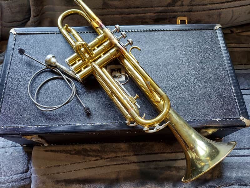 King Cleveland 600 Bb Trumpet, USA, Brass with Case, good but resolder image 1