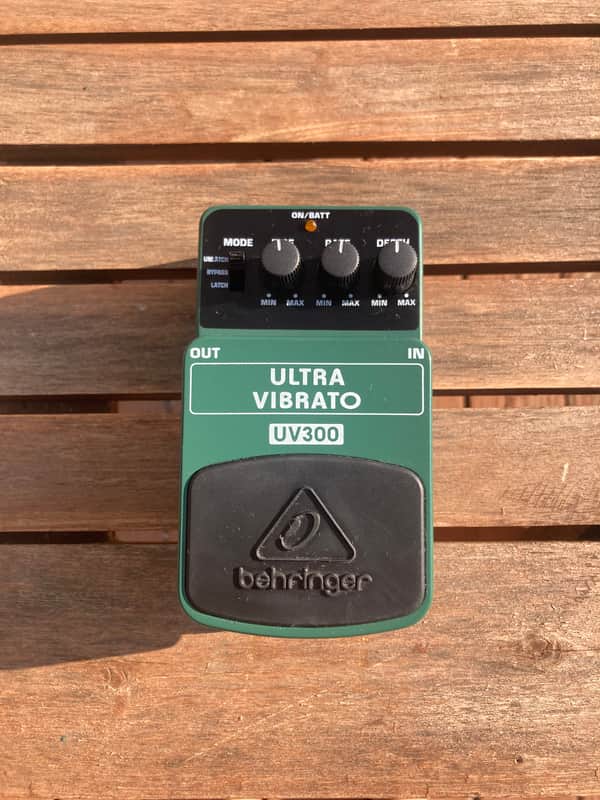Behringer UV300 Ultra Vibrato Pedal 2010s - Standard