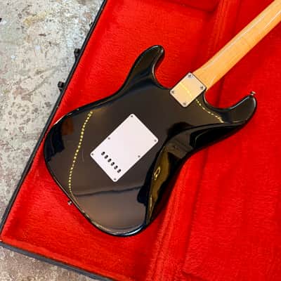MIJ Fender Stratocaster ST62 SQUIER E serial c 1985 - Black original vintage Japan Fujigen image 12