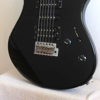 Used Yamaha ERG121 Black image 1