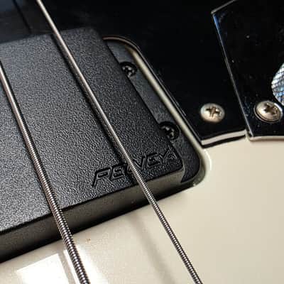 Peavey Forum 5 Bass USA CASE QUEEN Time Capsule - Pearl White 18V Active Humbuckers 34" scale American HH Jazz Rock Bass with Stingray Pickup config image 4