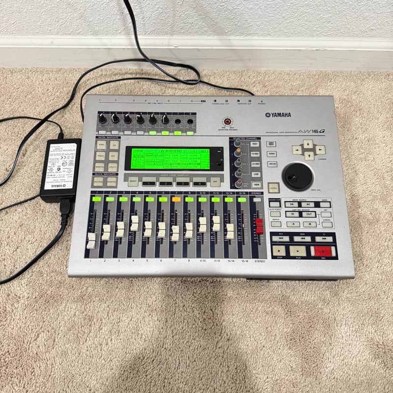 Yamaha AW16G Professional Audio Workstation 16-Track Digital
