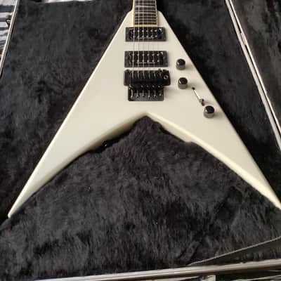 Jackson USA Select Series KV2 King V 2003 - 2015 - Snow White image 5