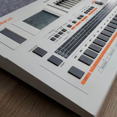 Roland TR-707 Rhythm Composer 1985 - White image 4