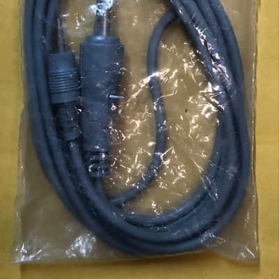 Realistic 42-2433 6-ft Audio Cable 1/4" phone to 1/8" mini plug - Gray image 1