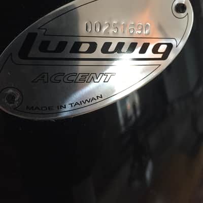 Ludwig Accent 2000’s Black Gloss Wrap image 4