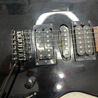 Dean Vendetta electric guitar Tremelo, 3 pickups. image 3