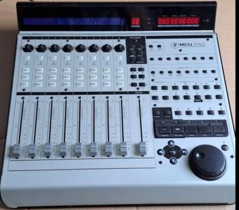 Mackie MCU Pro image 1