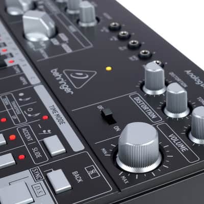 Behringer TD-3 Analog Bass Line Synthesizer 2019 - 2021 Black image 9