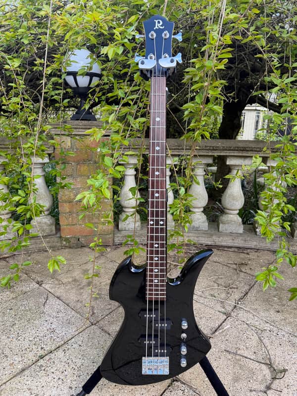 B.C. Rich Mockingbird Bass