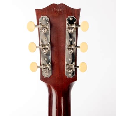 Gibson Custom Acoustic 1942 Banner J-45, Vintage Sunburst | Demo image 10
