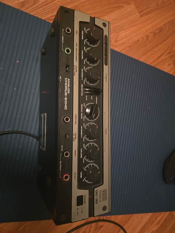 Roland DC-30 Analog Chorus-Echo 1979 - 1983 - Black / Silver imagen 1